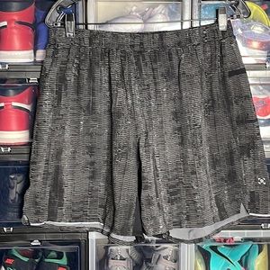 Lululemon shorts - XL